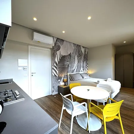 Skyline- 3 With View Sienne