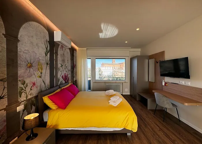 Skyline- 3 With View Сієна