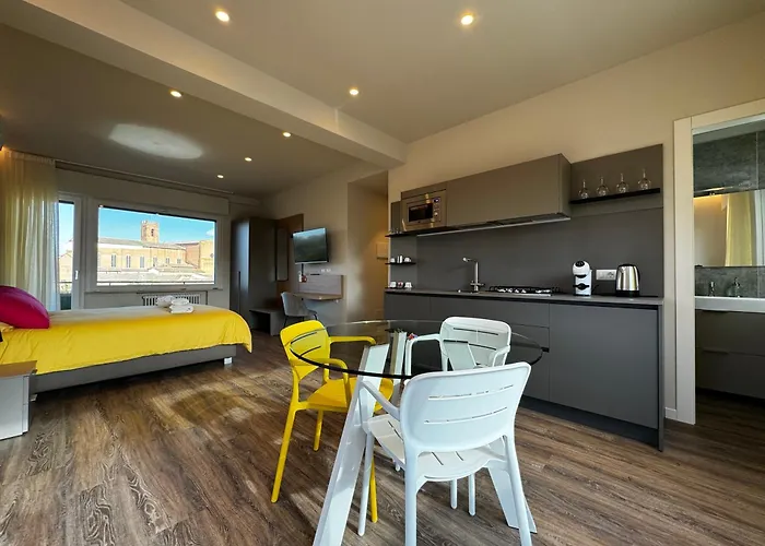 Skyline- 3 With View Апартаменти *