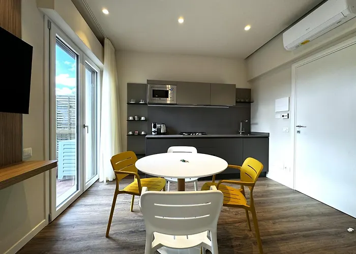 Skyline- 3 With View *