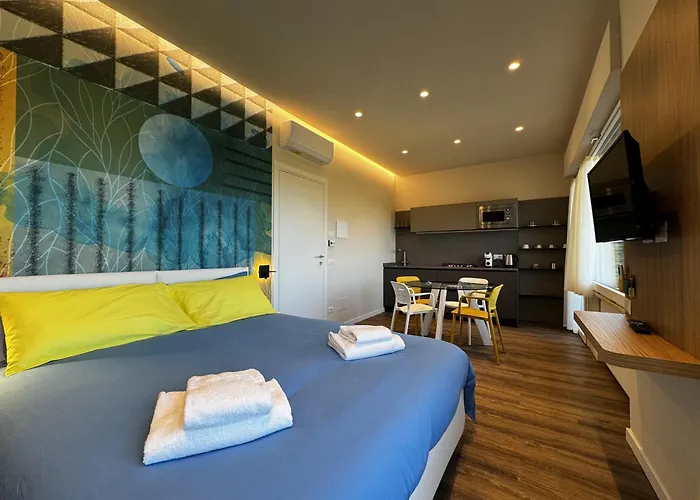 Skyline- 3 With View * 锡耶纳