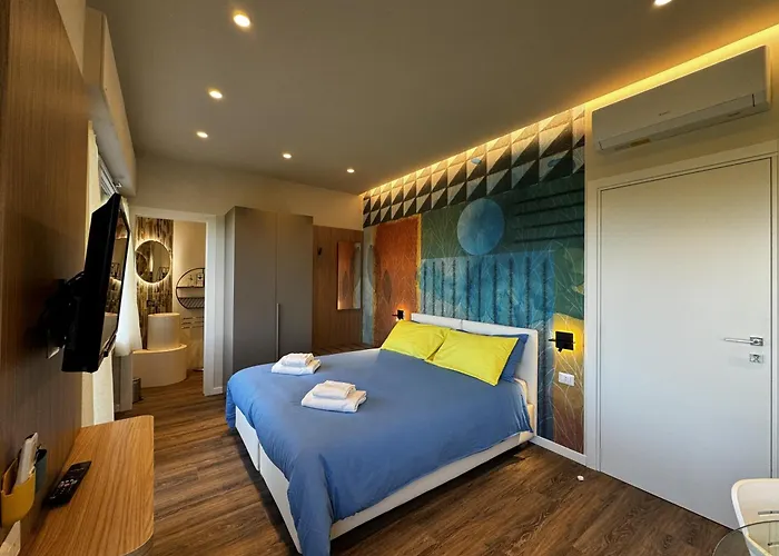 Skyline- 3 With View *