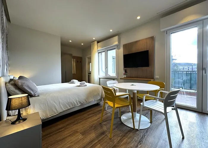 Апартаменти Skyline- 3 With View Сієна