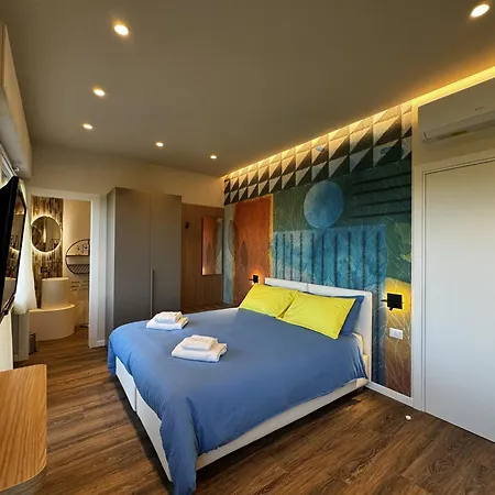 Skyline- 3 With View *