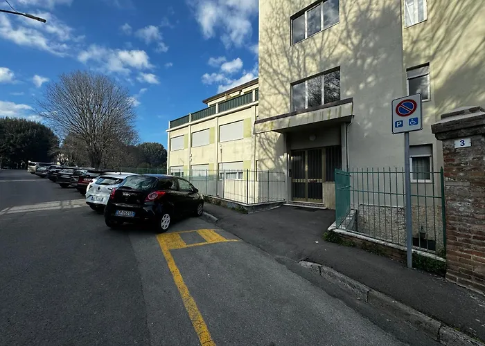 Skyline- 3 With View Siena