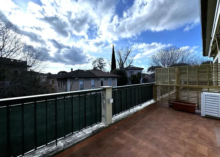 Skyline- 3 With View * Siena